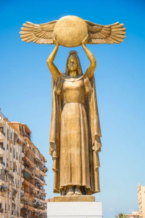 تمثال عظمة مصر